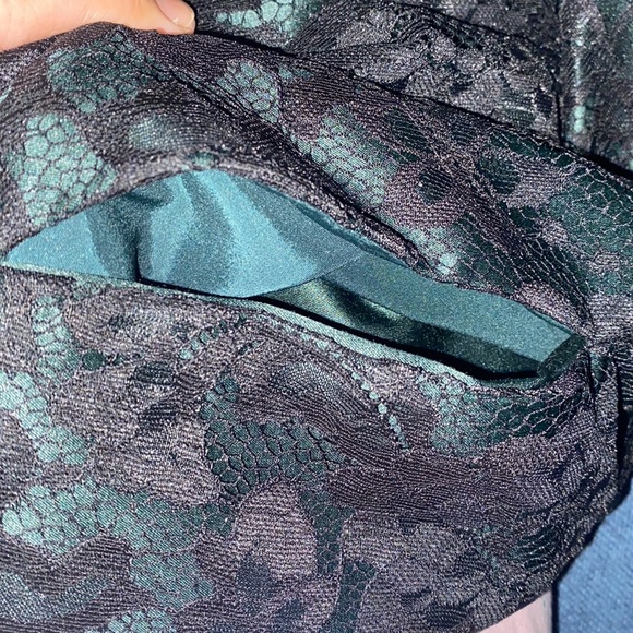 💕💕NWOT BEautiful RW &CO. Lace Dress💕💕 - Picture 8 of 10